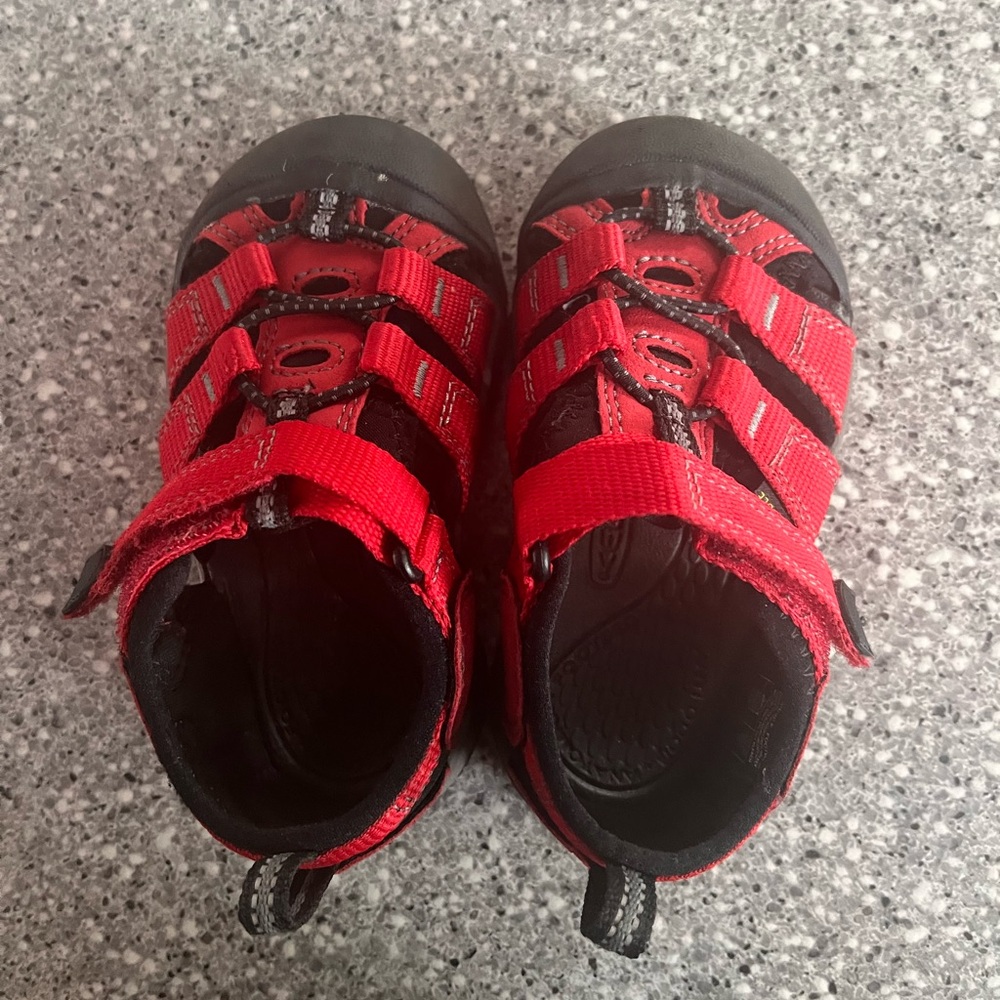Toddler Keen slip on pool or play shoes.